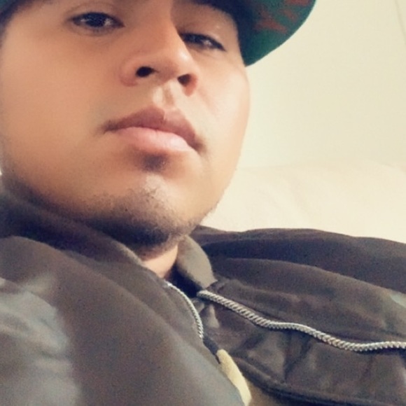 Profile Picture of Zeferino Navarro (@navarrozefe) on Poshmark