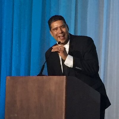 Profile Picture of David Z. Menchaca (@itsmenchacaman) on Twitter
