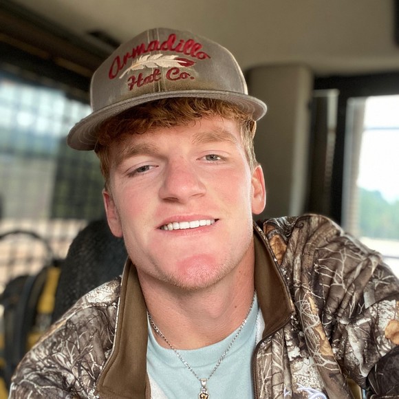 Profile Picture of Dustin Huggins (@dustinhuggins5) on Poshmark