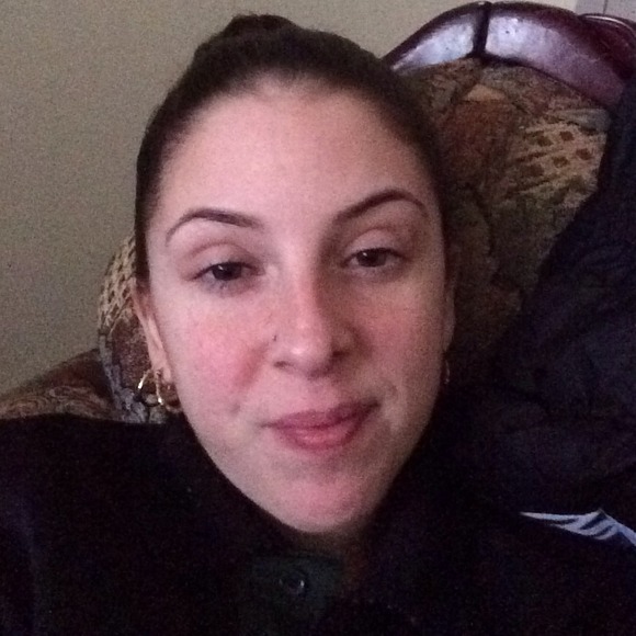 Profile Picture of Jillian Digris (@jilliandigris) on Poshmark