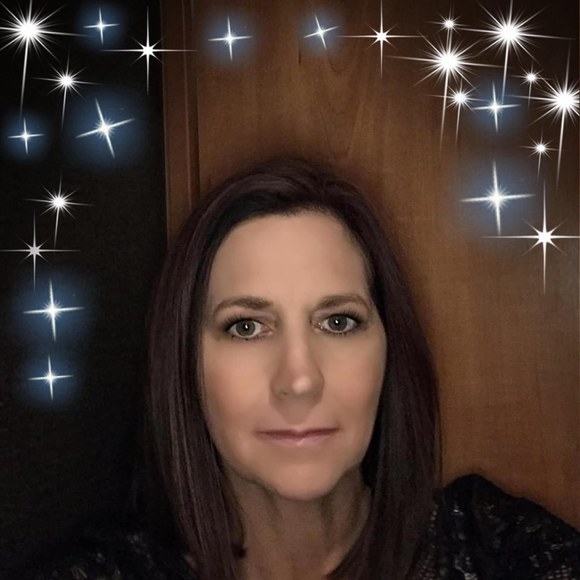 Profile Picture of Cindy Oates couch (@cindycouch) on Poshmark
