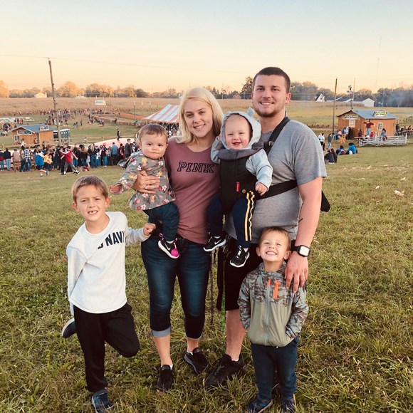 Profile Picture of Nora Breitschwerdt (@nora_elizabeth) on Poshmark