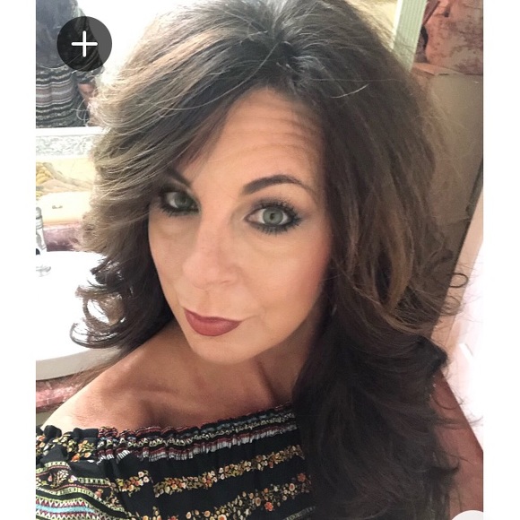 Profile Picture of Miranda Bieber (@mlw8315) on Poshmark