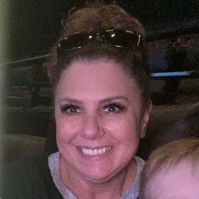 Profile Picture of Theresa Elliott (@tjeloves4kids) on Twitter