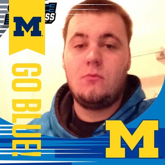 Profile Picture of Adam Becker (@adambecker43) on Poshmark
