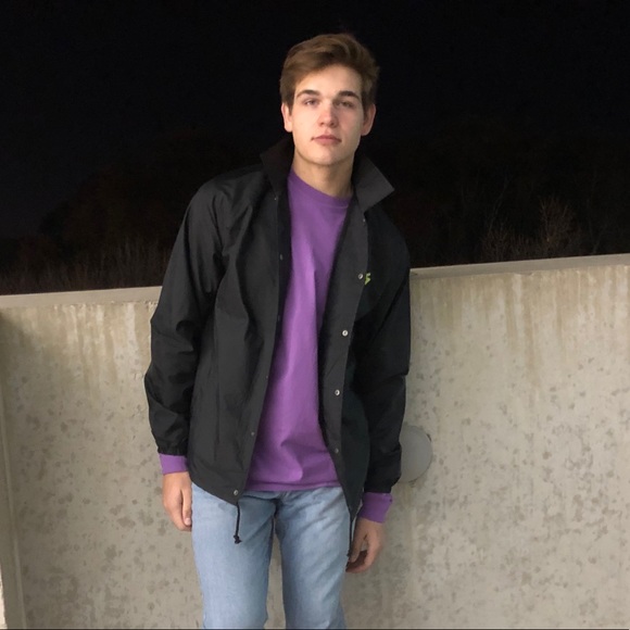 Profile Picture of Nicholas Greco (@npgreco) on Poshmark