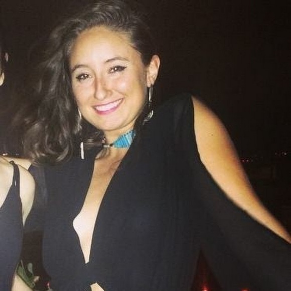 Profile Picture of Bronwyn James (@bronwynjames) on Poshmark