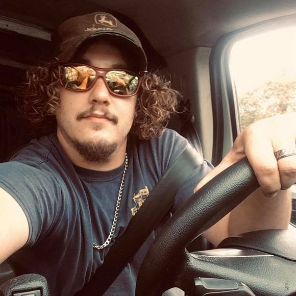 Profile Picture of Daniel Davitt (@danieldavitt123) on Poshmark