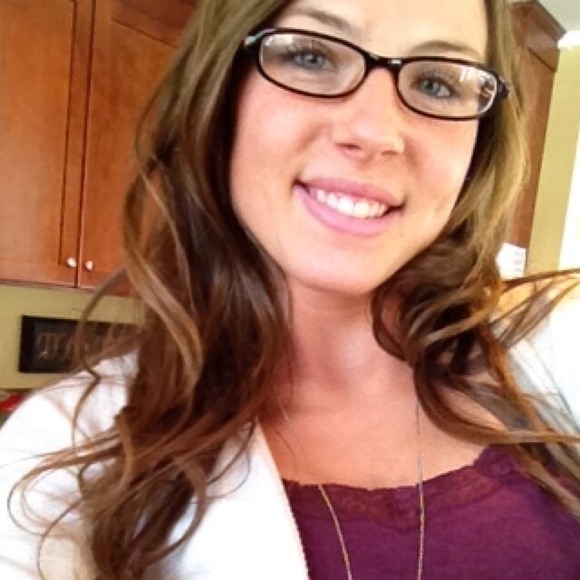 Profile Picture of Makayla Norcross (@manorcross15) on Poshmark