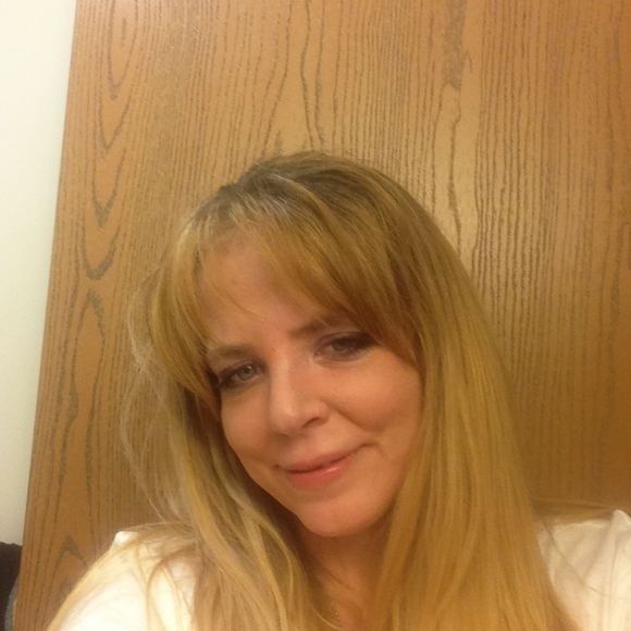 Profile Picture of Kim Reedy (@kimmyreedy) on Poshmark