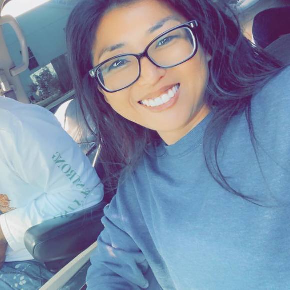 Profile Picture of Leah Hendricks (@lhendricks0003) on Poshmark