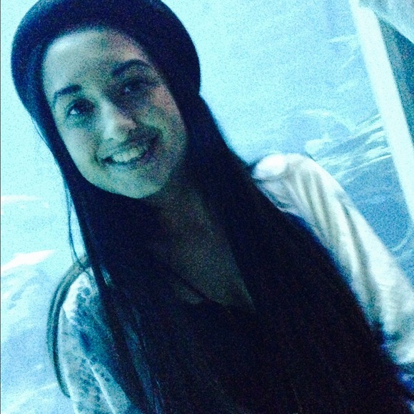 Profile Picture of Zoe Gargesh (@zoegargesh2) on Poshmark