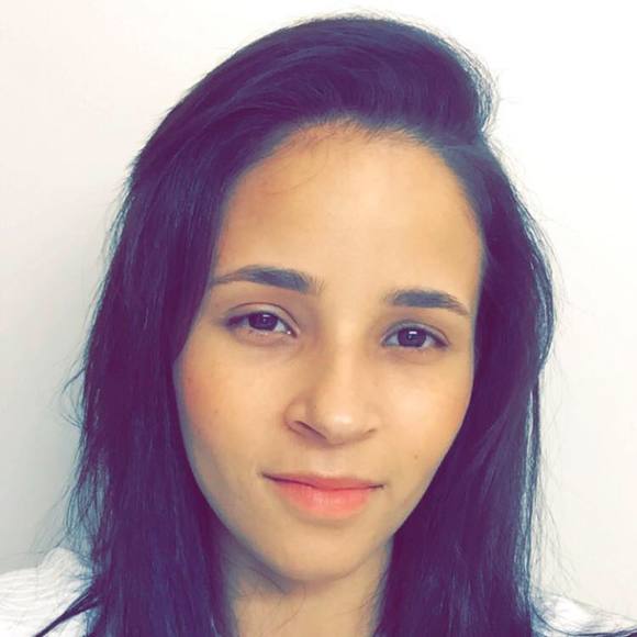 Profile Picture of Lucia Davis (@ldavis6033) on Poshmark