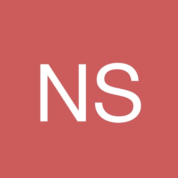Profile Picture of Nalini Singh (@nanu142) on Poshmark