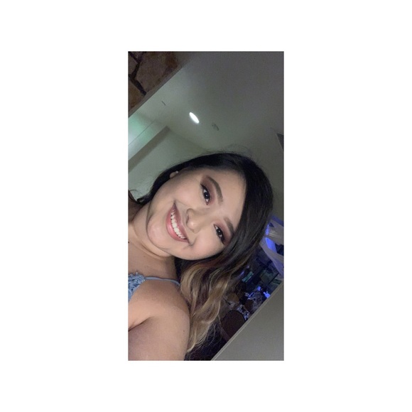 Profile Picture of Ivania Haro (@_xoivaniaaa) on Poshmark