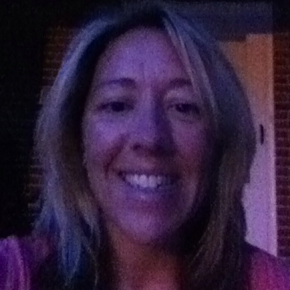 Profile Picture of Shannon Scharmach (@scharmach2441) on Poshmark