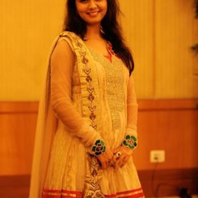 Profile Picture of Monisha Jain Patel (@482Monisha) on Twitter