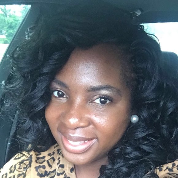 Profile Picture of Alicia Seaborn (@aseaborn12) on Poshmark
