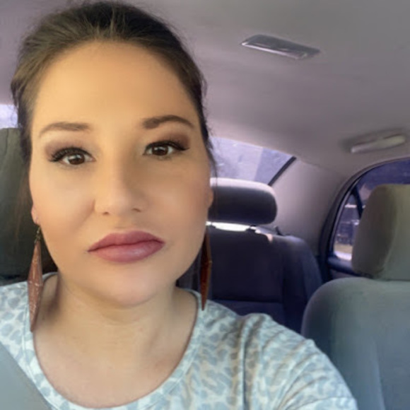 Profile Picture of Shawna Shepherd (@shawnashephe989) on Poshmark