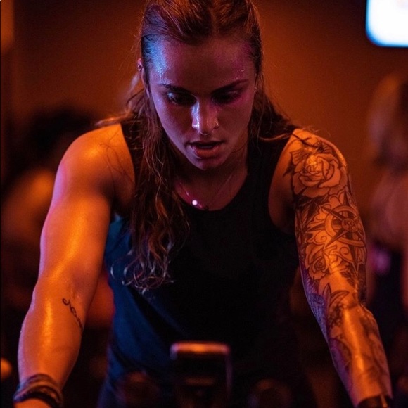 Profile Picture of Alexis Bredeau (@alexisbredeau) on Poshmark