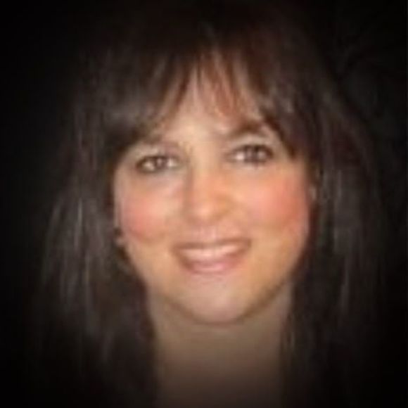 Profile Picture of Regina Byrd (@byrdnester) on Poshmark