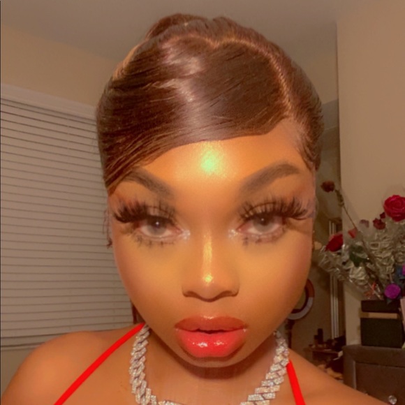Profile Picture of Clarissa Caleb (@r2cute) on Poshmark