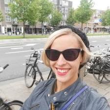 Profile Picture of Loren Turner (@lorenameliayoga) on Twitter