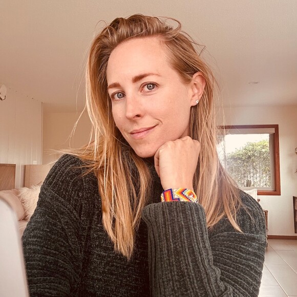 Profile Picture of Sienna Kanis (@siennakanis) on Poshmark