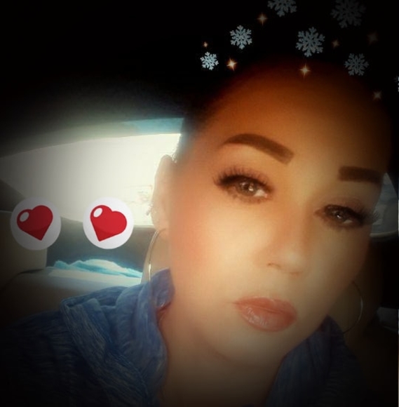 Profile Picture of Brooke Streeter (@bmw80) on Poshmark