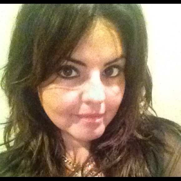 Profile Picture of Cynthia Castro (@shopaholic_cyn) on Poshmark