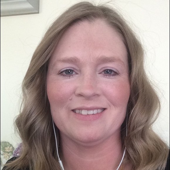 Profile Picture of Christina Raymer (@craymer148) on Poshmark