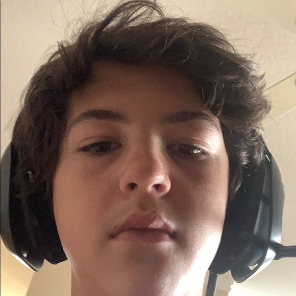 Profile Picture of Wyatt Tchinski (@wyatt_tchinski) on Poshmark