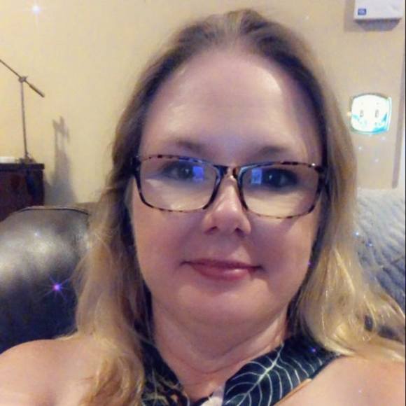 Profile Picture of Paula Moncrief (@pruth72) on Poshmark