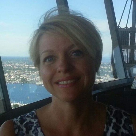 Profile Picture of Amy Cantorna (@asap44) on Poshmark