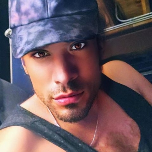 Profile Picture of Joshua Simmet (@joshuasimmet) on Poshmark