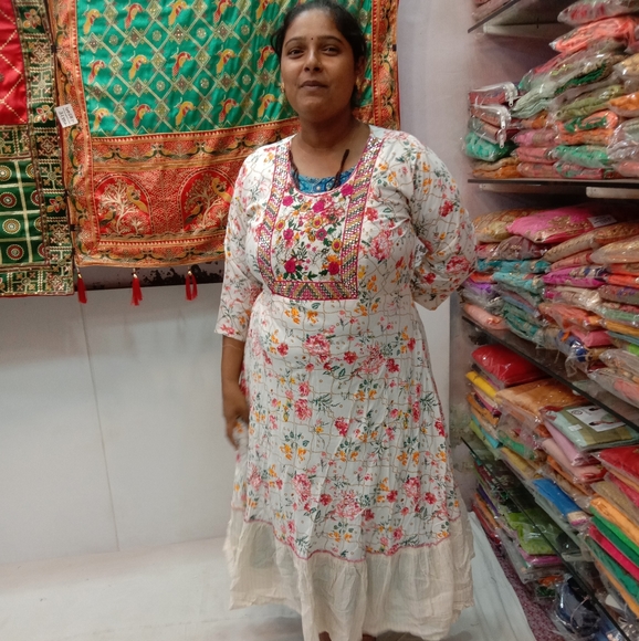 Profile Picture of Patel Swati (@ps9967179) on Poshmark