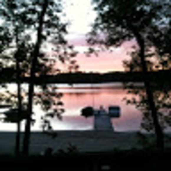 Profile Picture of Joyanne Swain (@joyanneswain) on Poshmark