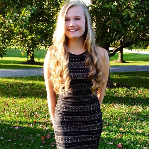 Profile Picture of Brooke Hammann (@brookehamm) on Poshmark