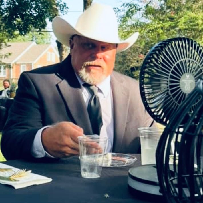 Profile Picture of Ben (@benjaminbenefield) on Tiktok