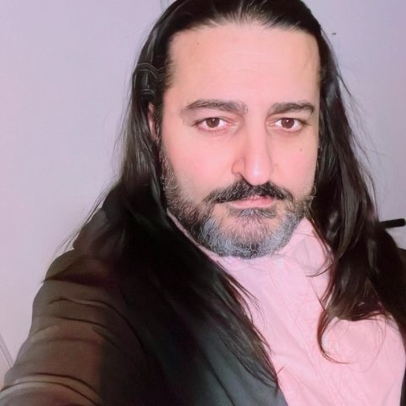 Profile Picture of Kamran Azad (@kamran_cibi) on Poshmark