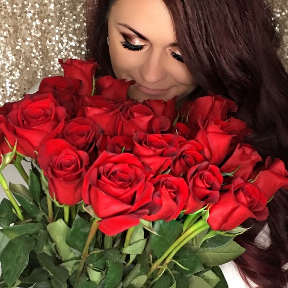 Profile Picture of Magi Paliwoda (@magdalenap21) on Poshmark