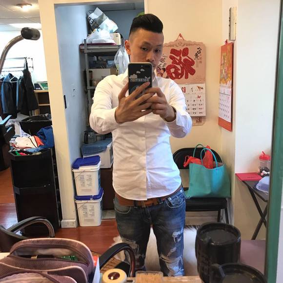 Profile Picture of David Lu (@potato215chips) on Poshmark