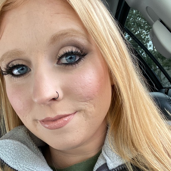 Profile Picture of Jackie Obert (@jackie_obert) on Poshmark