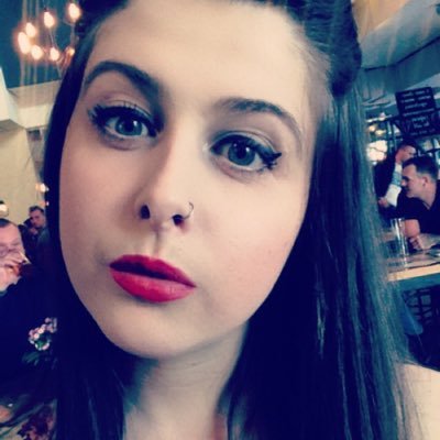 Profile Picture of Rebecca Page (@Bekiwoo) on Twitter