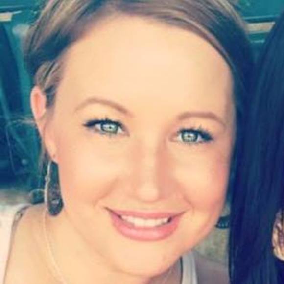 Profile Picture of Amanda Eaker (@neloise24) on Poshmark