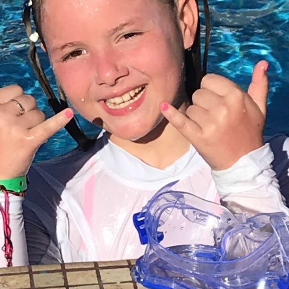 Profile Picture of Angie Rosing (@arosing) on Poshmark