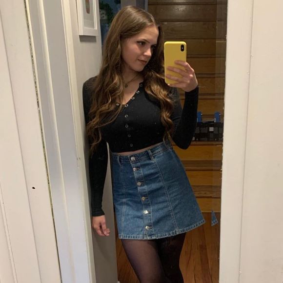 Profile Picture of Brianna Sill (@brixsill) on Poshmark