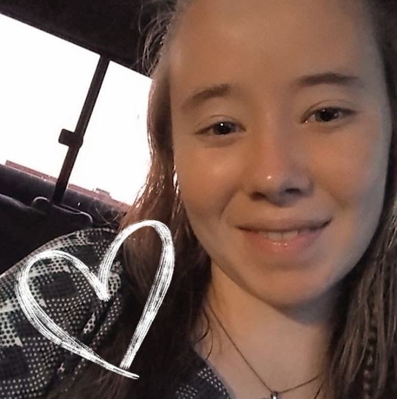 Profile Picture of Megan Yoder (@meganyoder627) on Poshmark