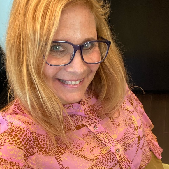 Profile Picture of Julia Donnelly (@julesd5) on Poshmark