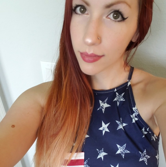 Chrystal Hall - Poshmark Profile Picture of Chrystal Hall (@xxauyliaxx) on Poshmark